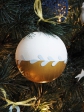 Drevená vianočná guľa 8 cm – prírodná