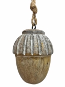 Drevená vianočná guľa – žaluď z mangového dreva so zlatistým efektom 5×8 cm